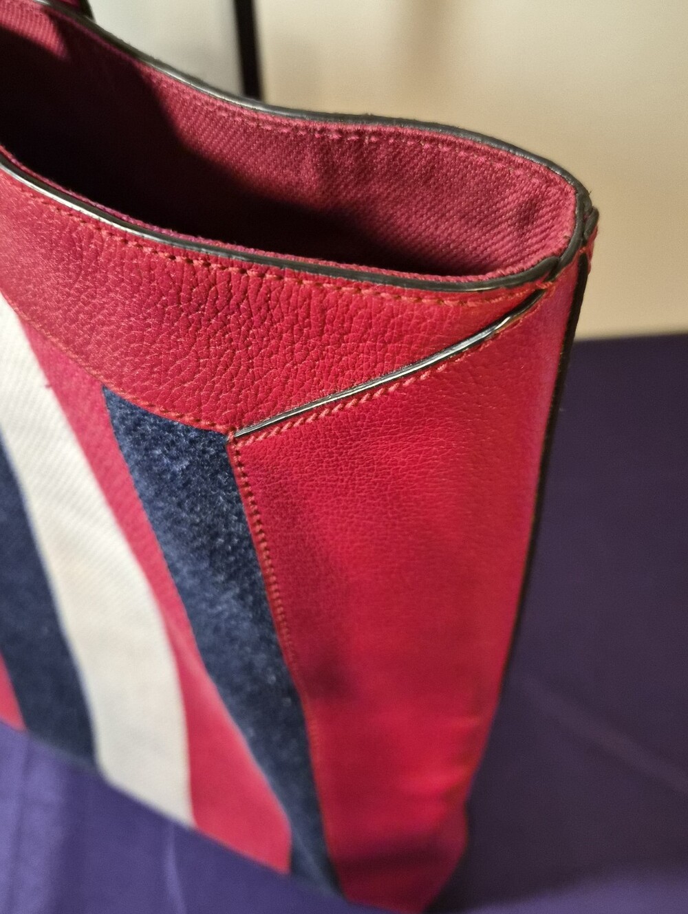Gucci Logo Stripe Canvas Tote Bag - Picture 3 of 9
